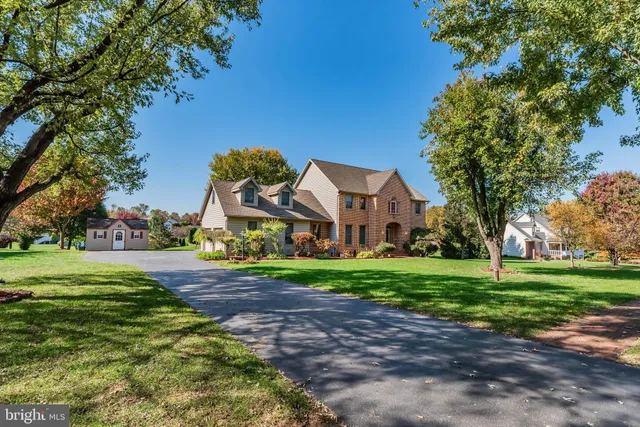 $654,900 | 19 Sandy Bottom Road, Carlisle, PA 17015