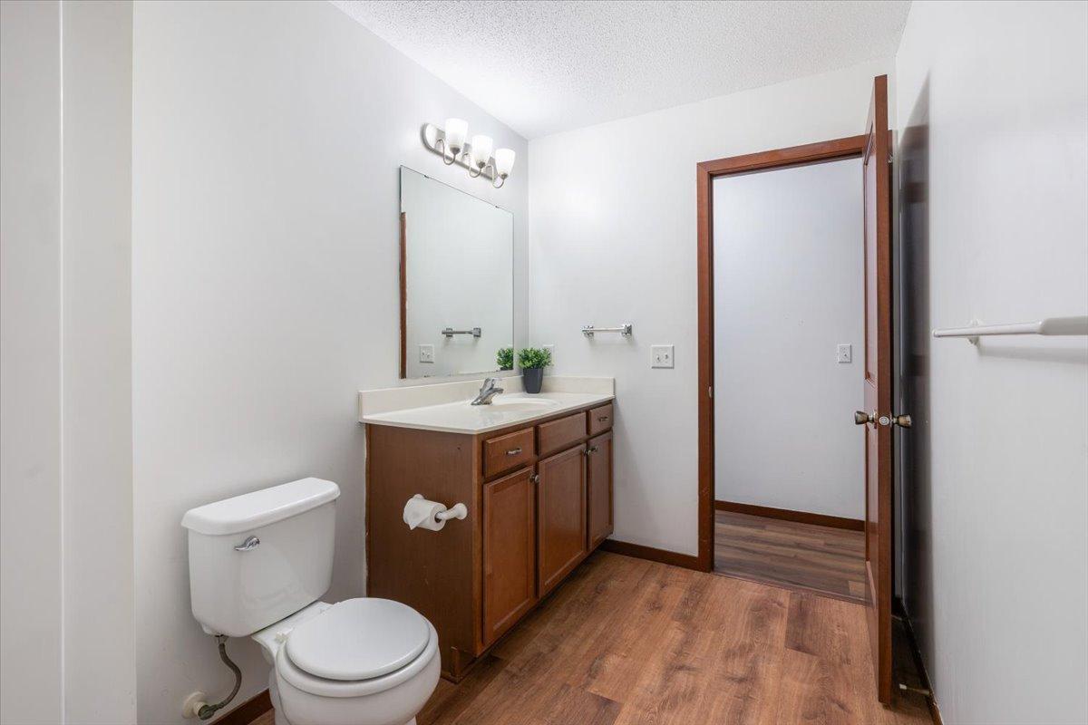 526 Hackney Avenue Shakopee, MN 55379 - Photo 8 of 41