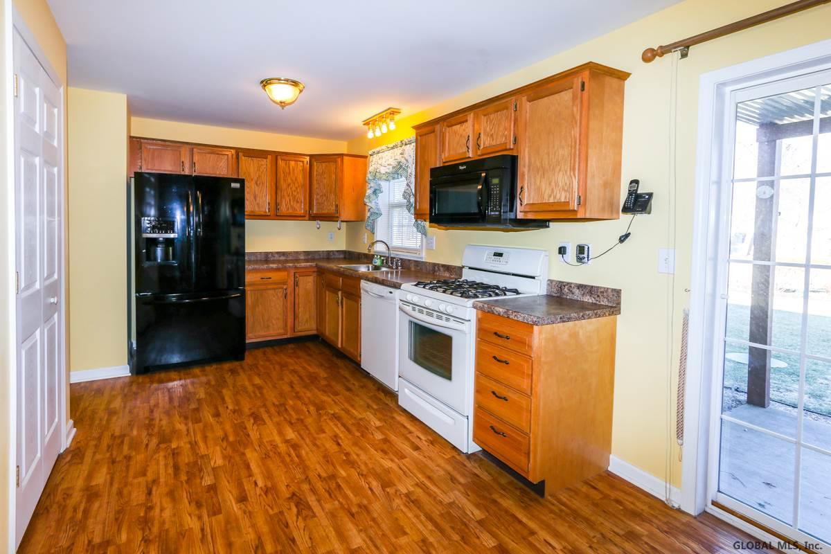 39 Riverside Drive Rotterdam, NY 12150 - Photo 9 of 25 Photo 9
