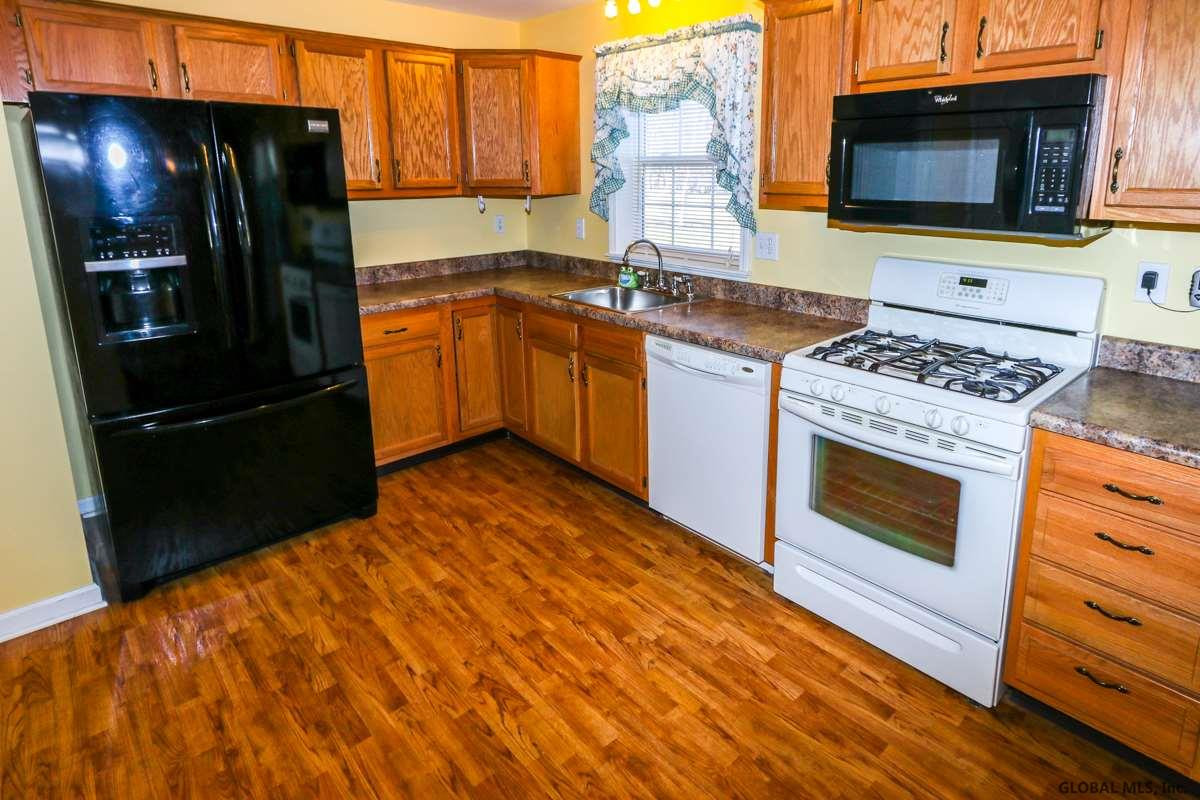 39 Riverside Drive Rotterdam, NY 12150 - Photo 10 of 25 Photo 10