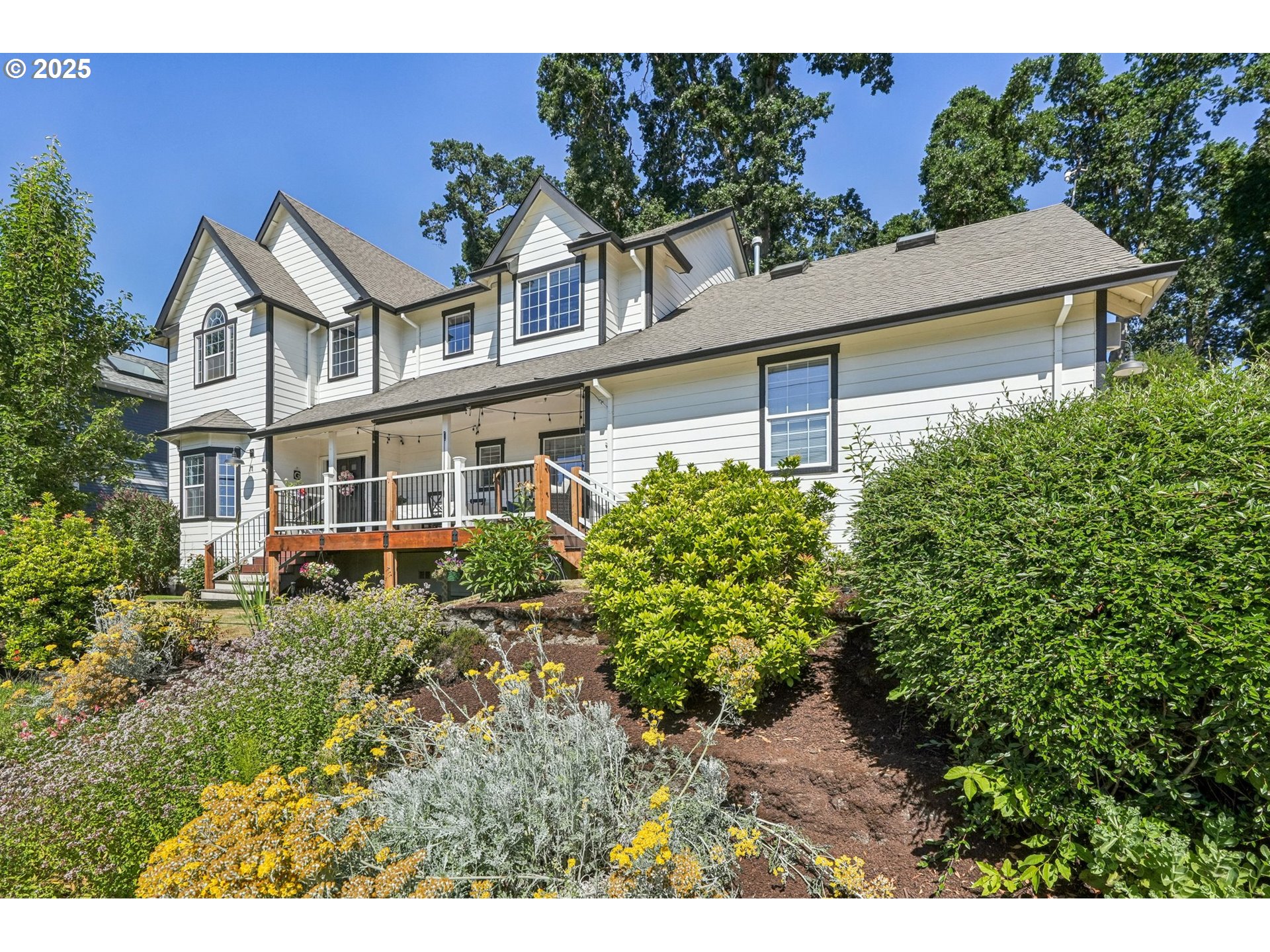 710 Mill Street Silverton, OR 97381 - Photo 2 of 48