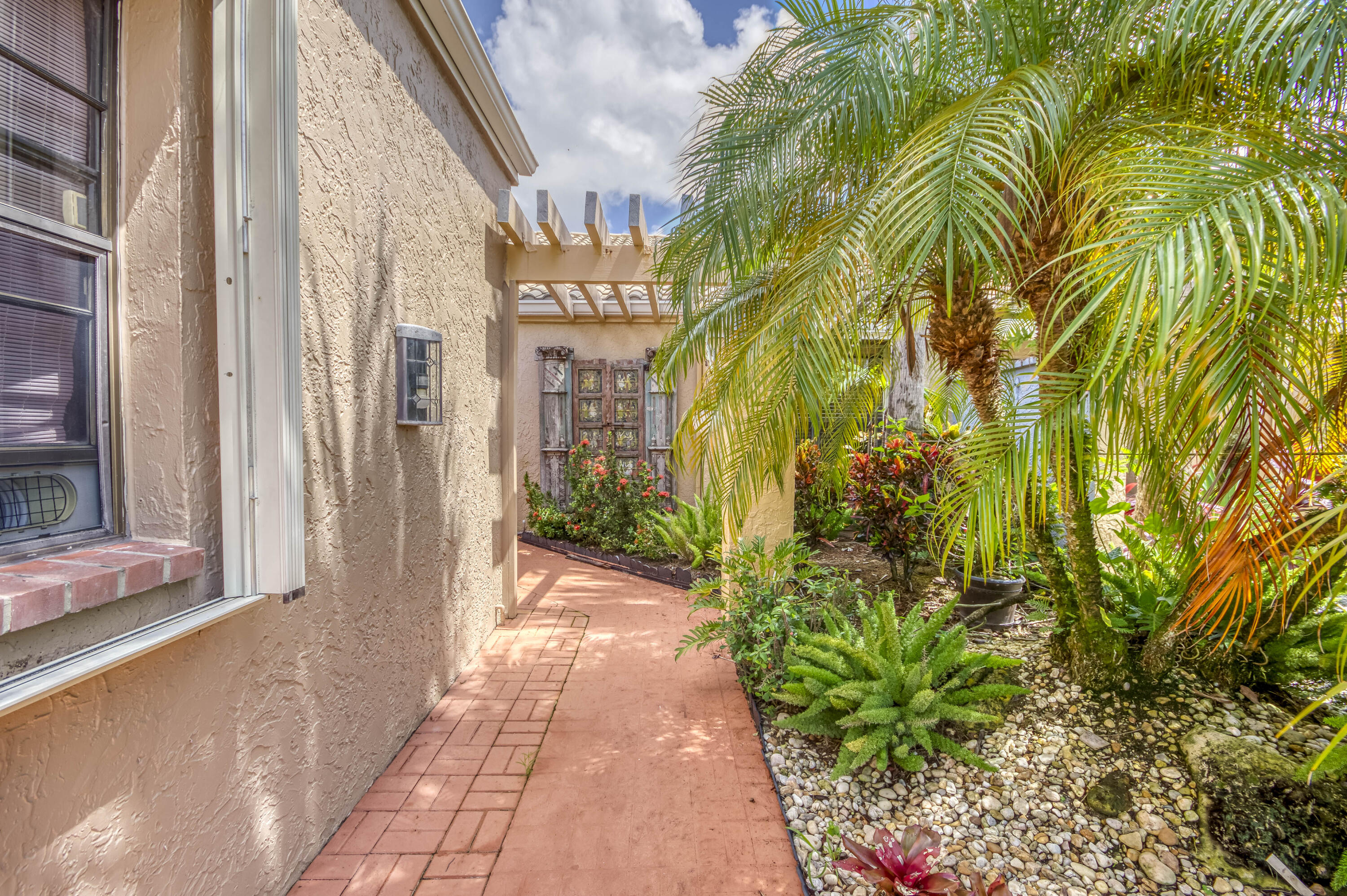 11170 Applegate Circle Boynton Beach, FL 33437 - Photo 3 of 29 IMG-4