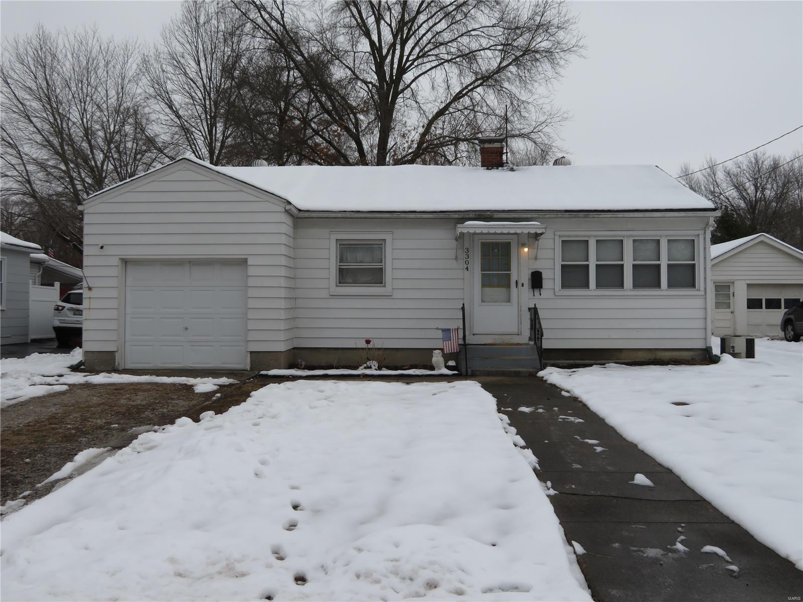 3304 Henrietta Avenue Alton, IL 62002 - Photo 2 of 27