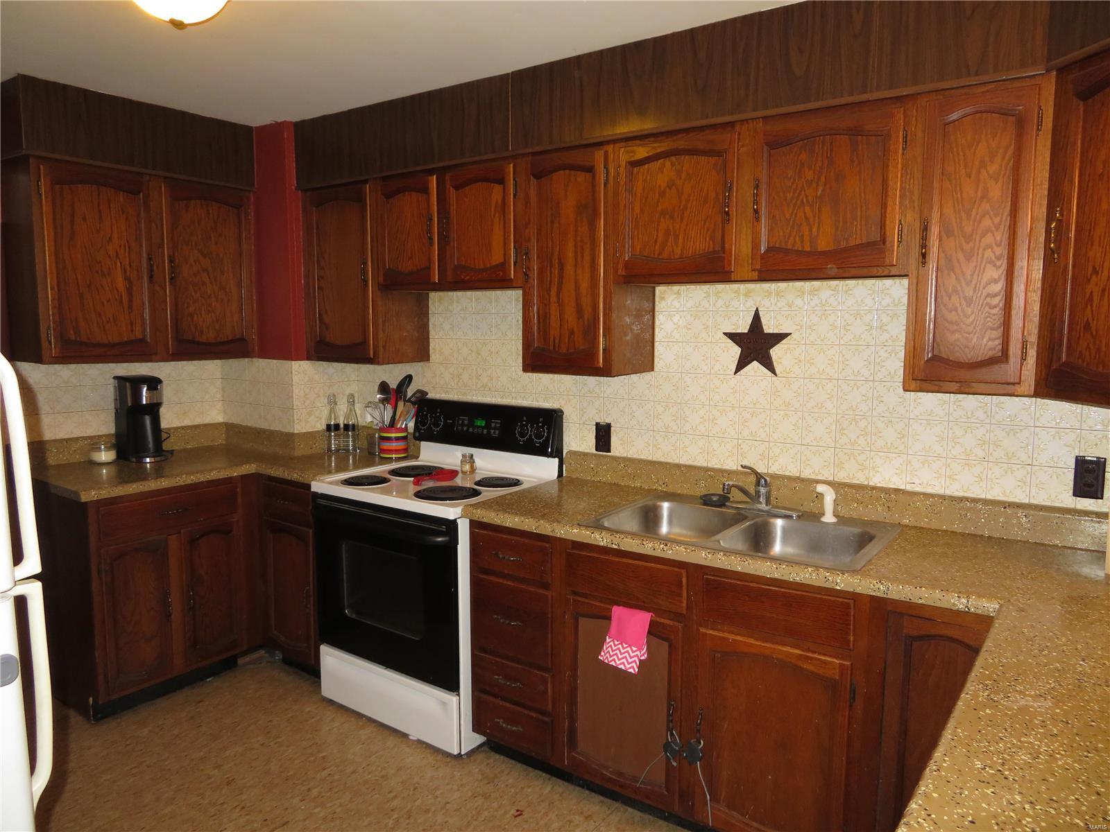 3304 Henrietta Avenue Alton, IL 62002 - Photo 8 of 27
