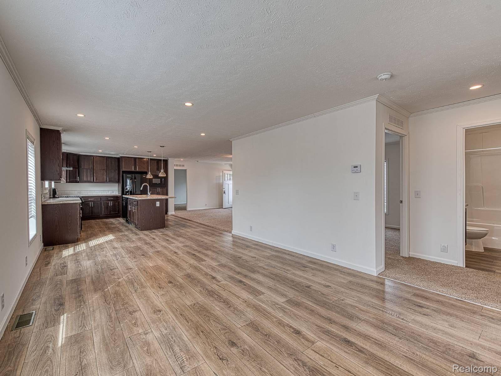33151 Fort Road Rockwood, MI 48173 - Photo 6 of 25 Gallery Image 6