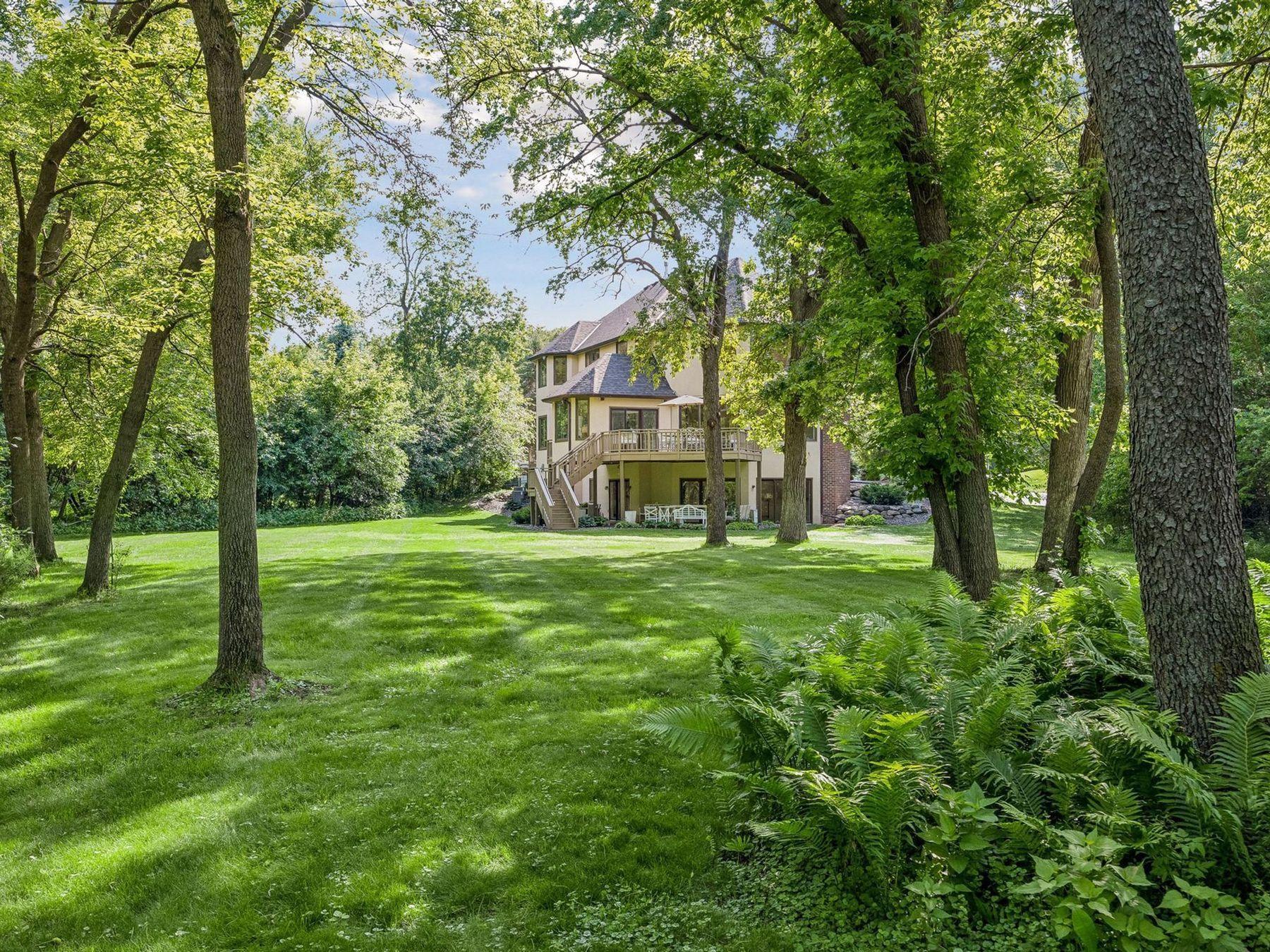 8803 Cove Pointe Road Eden Prairie, MN 55347 - Photo 13 of 71