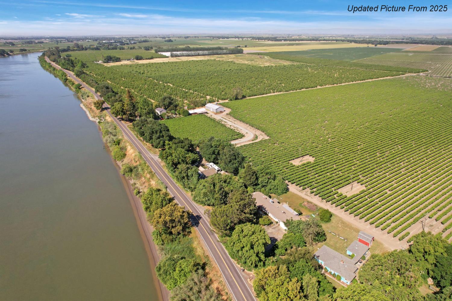 39670 South River Road Clarksburg, CA 95612 - Photo 57 of 85 a view of an ocean from a balcony