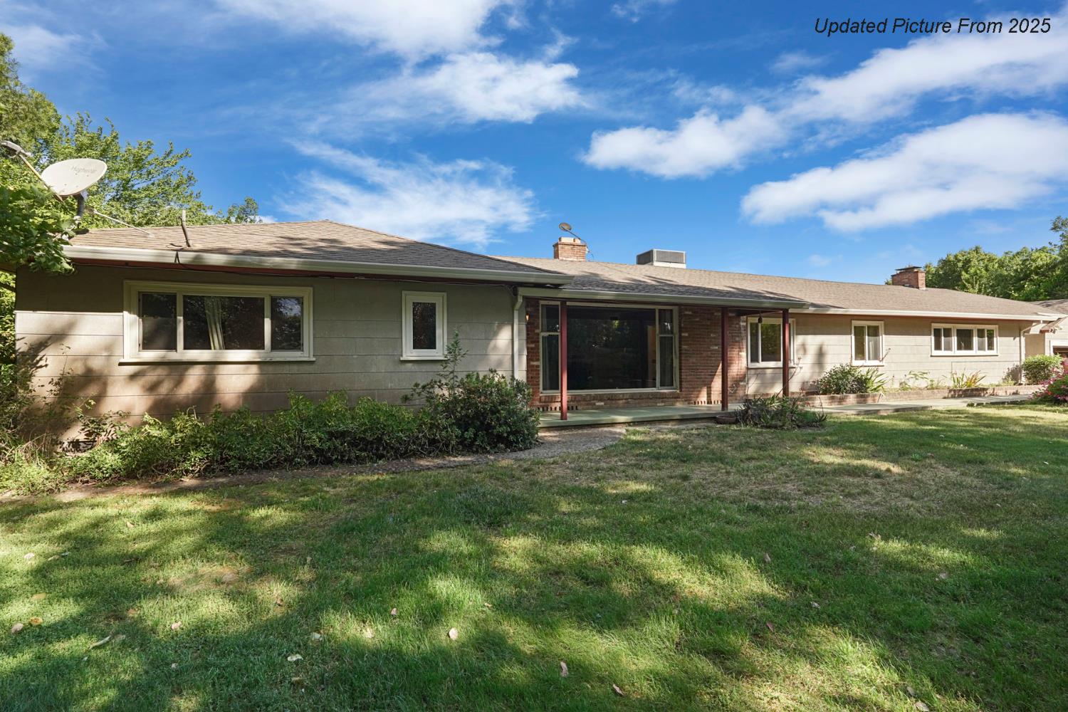 39670 South River Road Clarksburg, CA 95612 - Photo 63 of 85 a front view of house with yard and green space