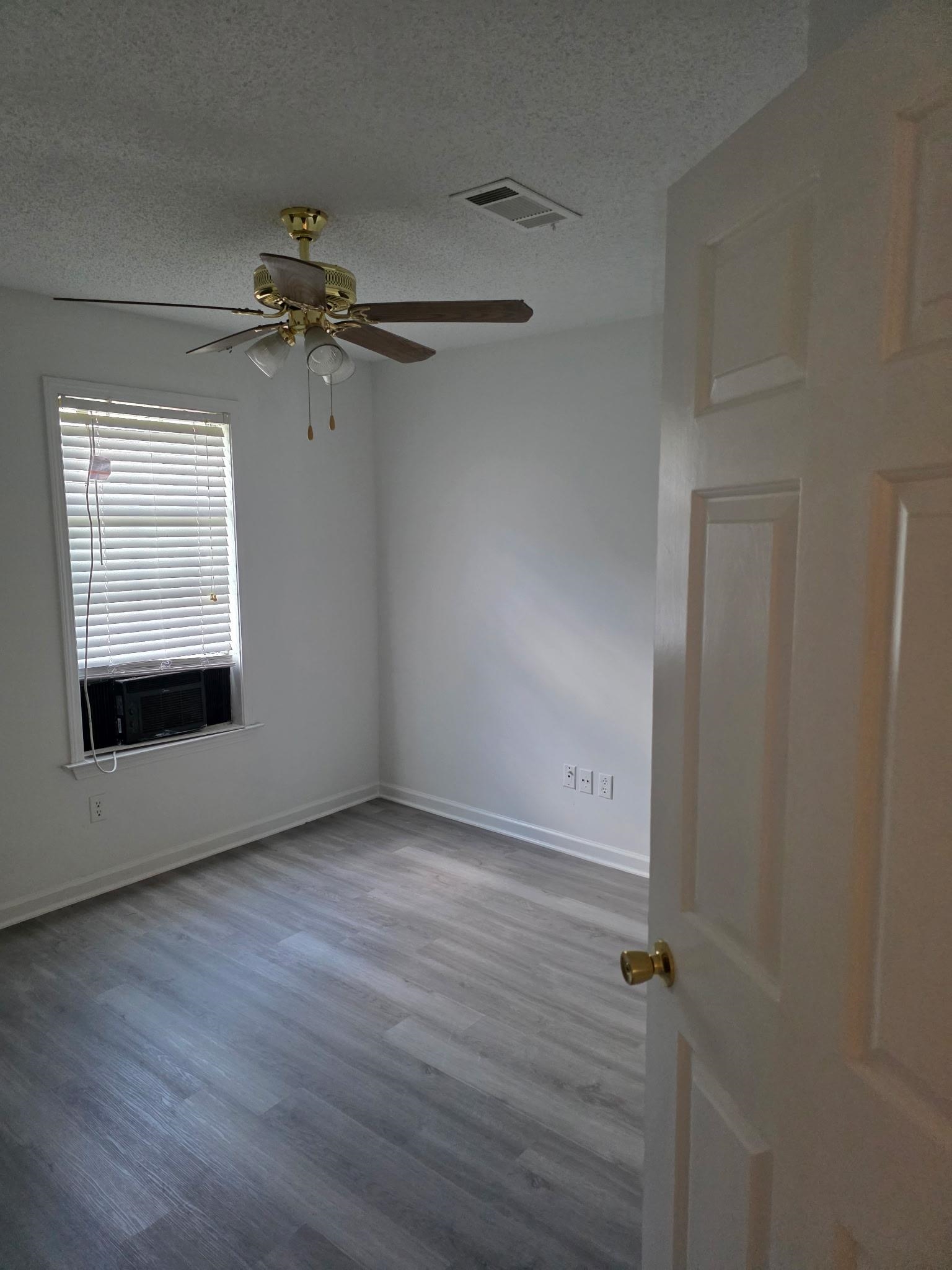 1441 Milestone Drive Collierville, TN 38017 - Photo 9 of 16 a view of an empty room with a window