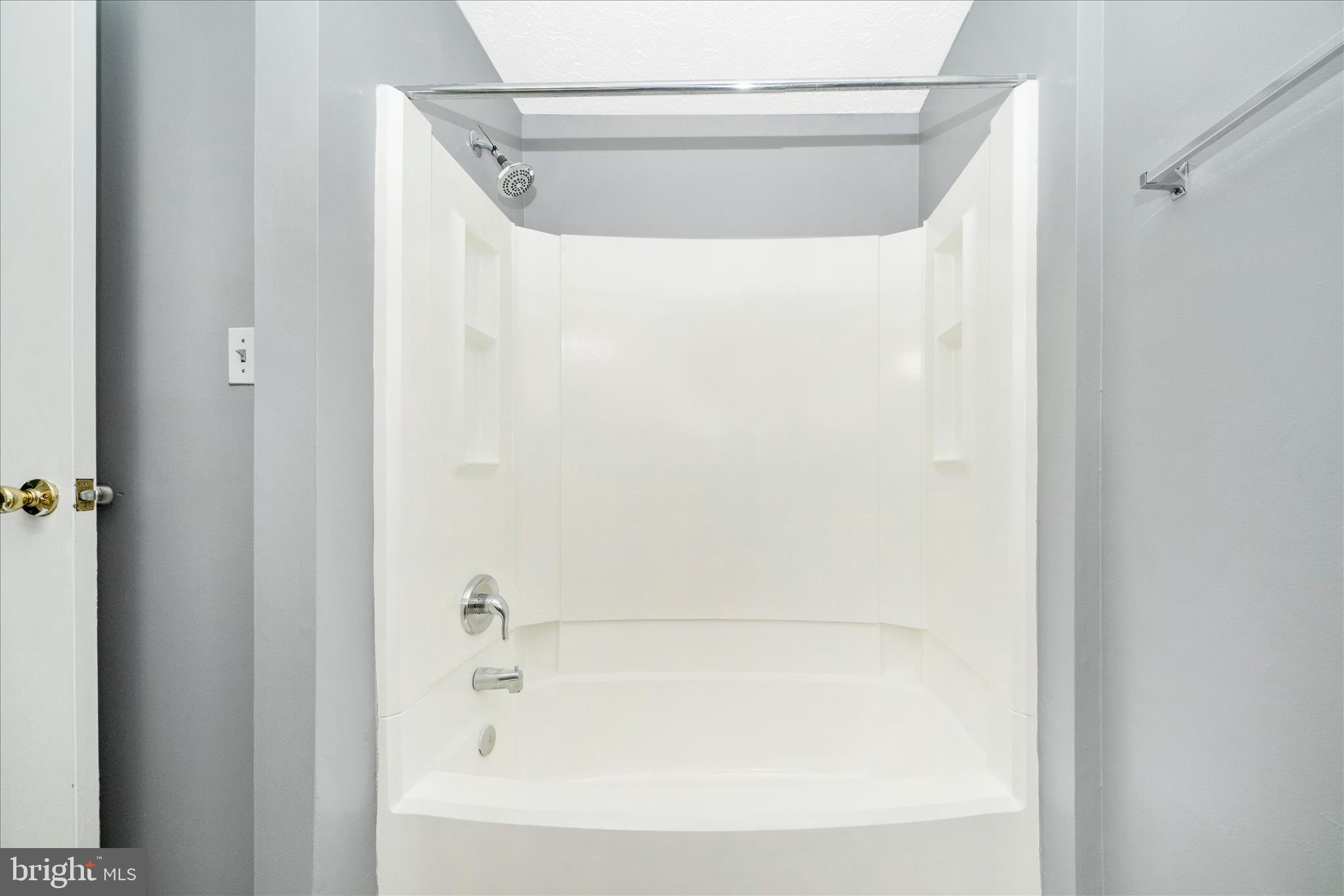3749 Castle Terrace, Unit 12114 Silver Spring, MD 20904 - Photo 31 of 51 Hall Bathroom
