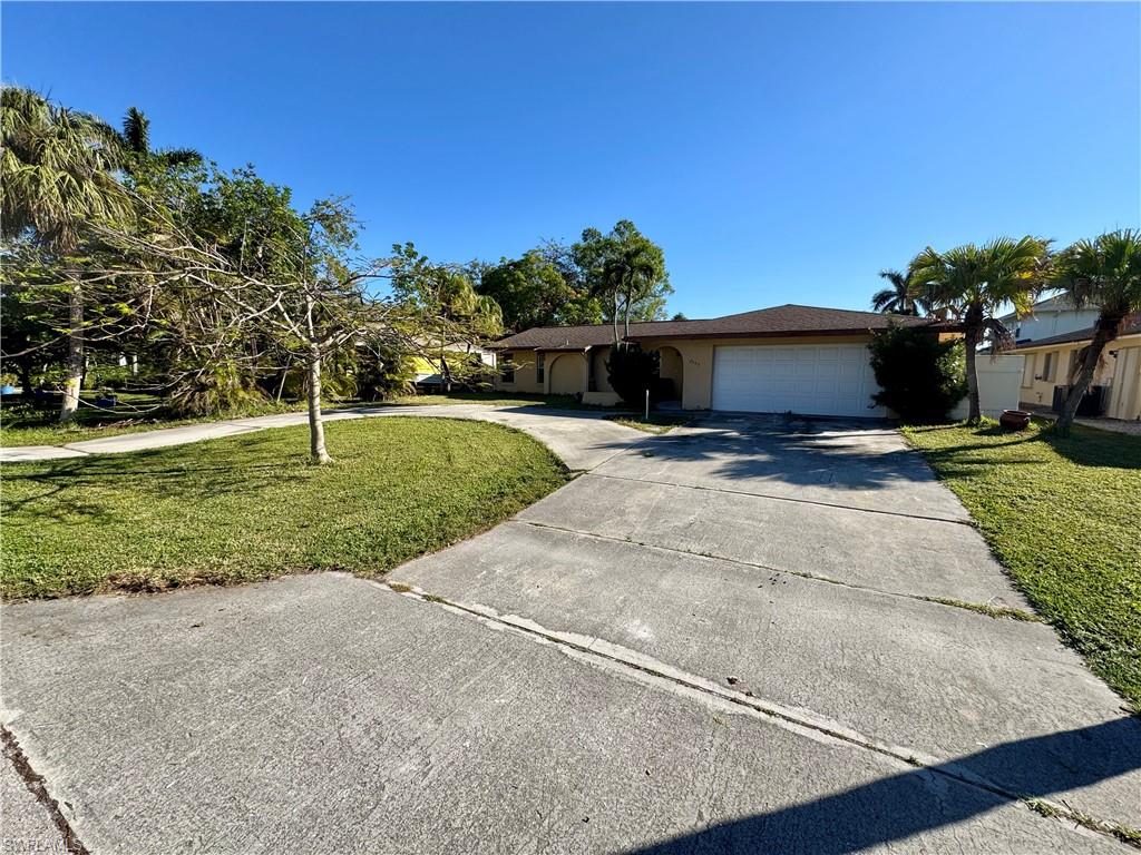 2550 10th Street North Naples, FL 34103 - Photo 2 of 2