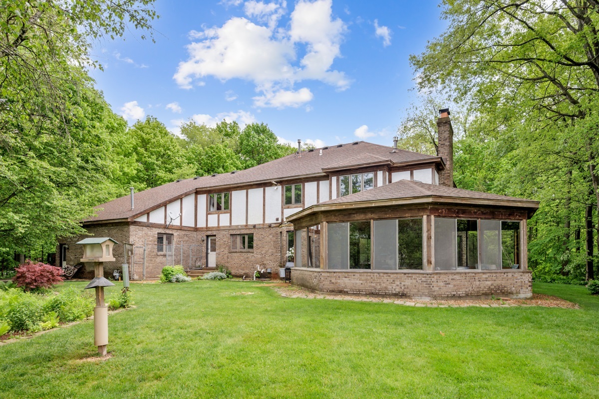 8N258 Brierwood Road Elgin, IL 60124 - Photo 32 of 43