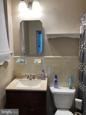 $2,850 | 1338 Wisconsin Avenue Northwest, Unit 2, Washington, DC 20007