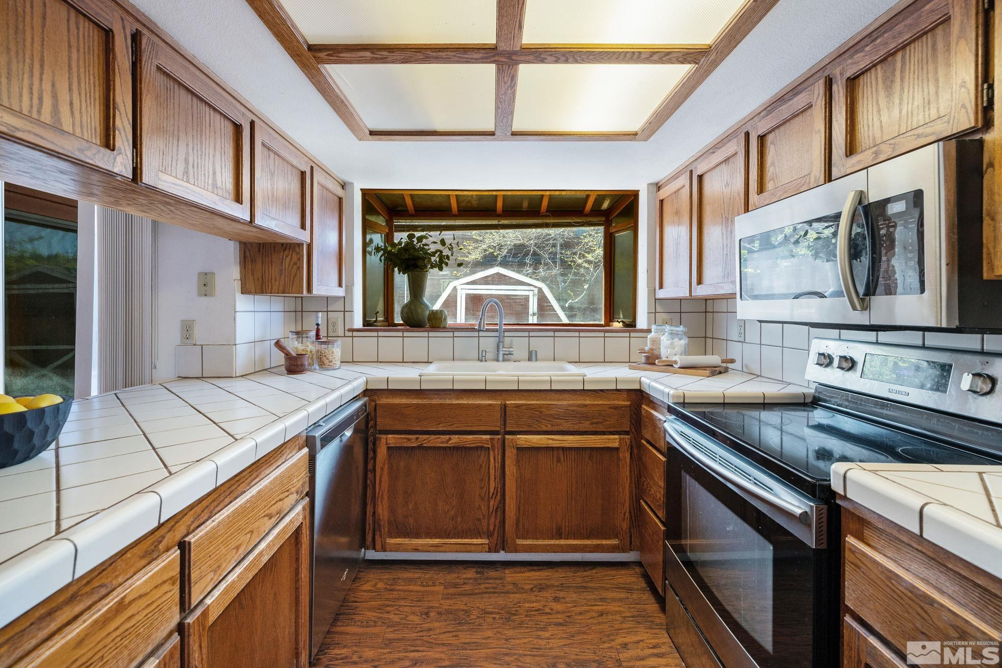 3601 Hemlock Way Reno, NV 89509 - Photo 9 of 35 Photo 9