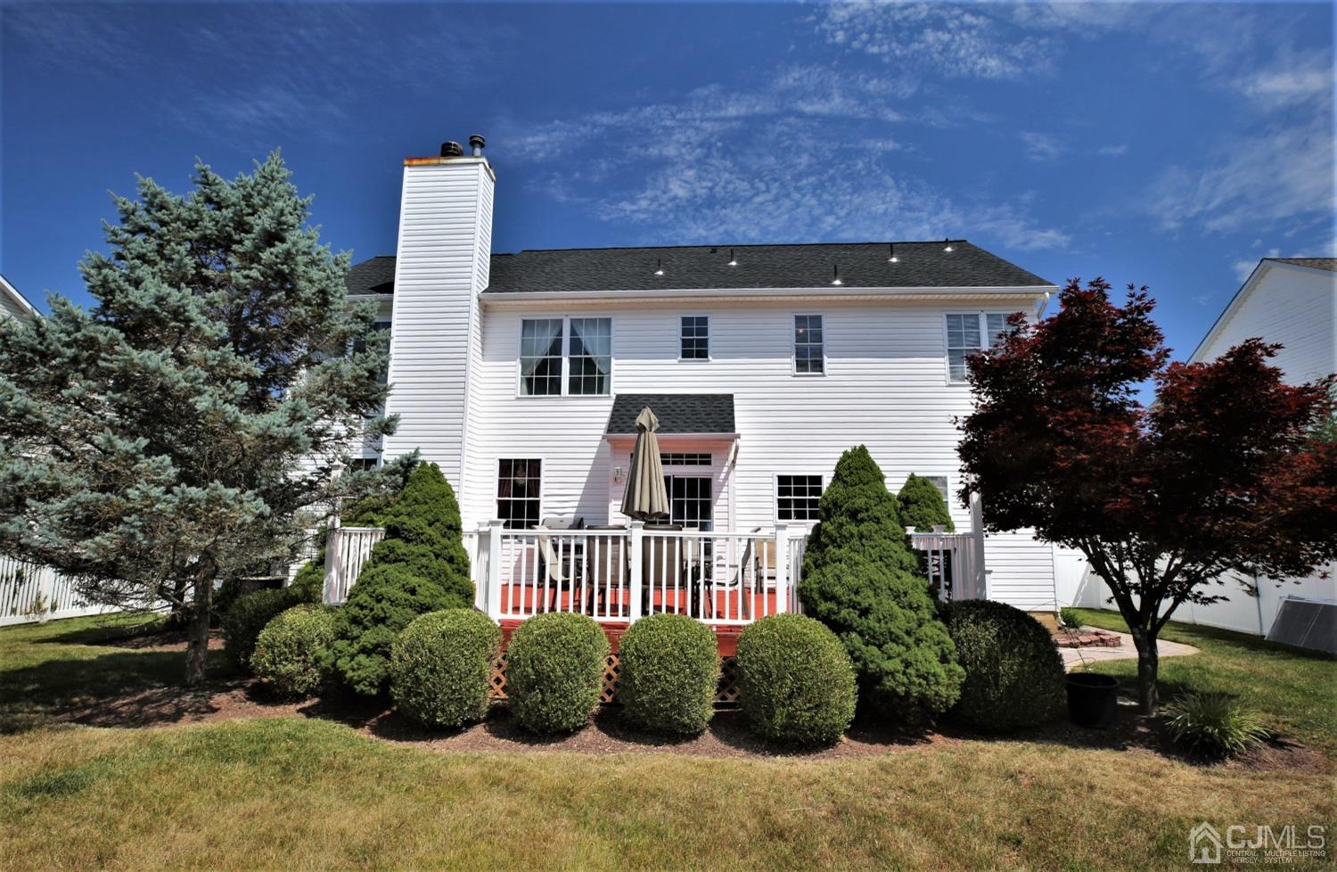 28 Lexington Road Monmouth Junction, NJ 08852 - Photo 47 of 55 a front view of a house with a garden