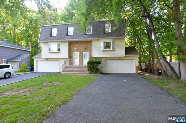 $799,000 | 85 Primrose Lane, Paramus, NJ 07652