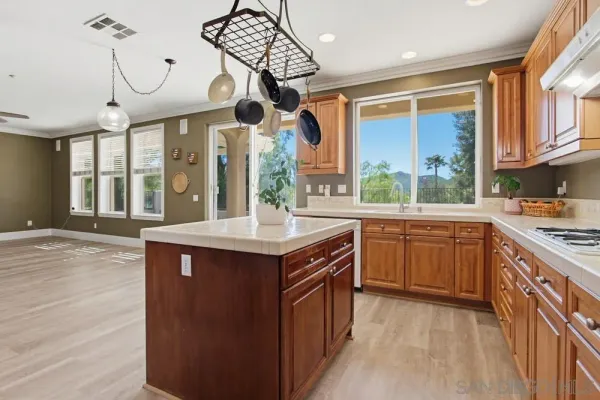 $999,000 | 2255 Golden Oak Place, Escondido, CA 92027