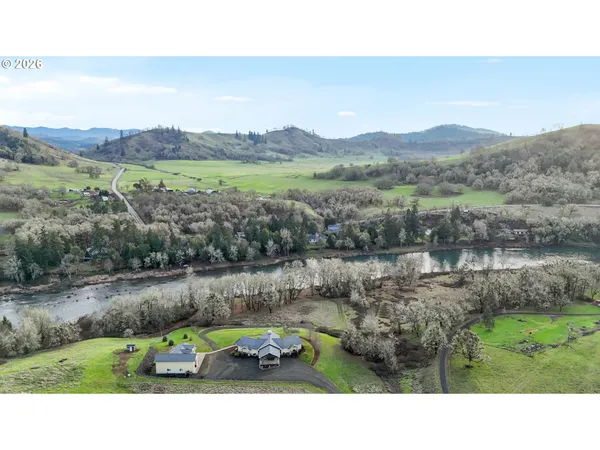 $949,000 | 230 Anderson Lane, Roseburg, OR 97470