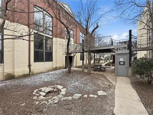 $130,000 | 1523 South 10th Street, Unit 215, St. Louis, MO 63104
