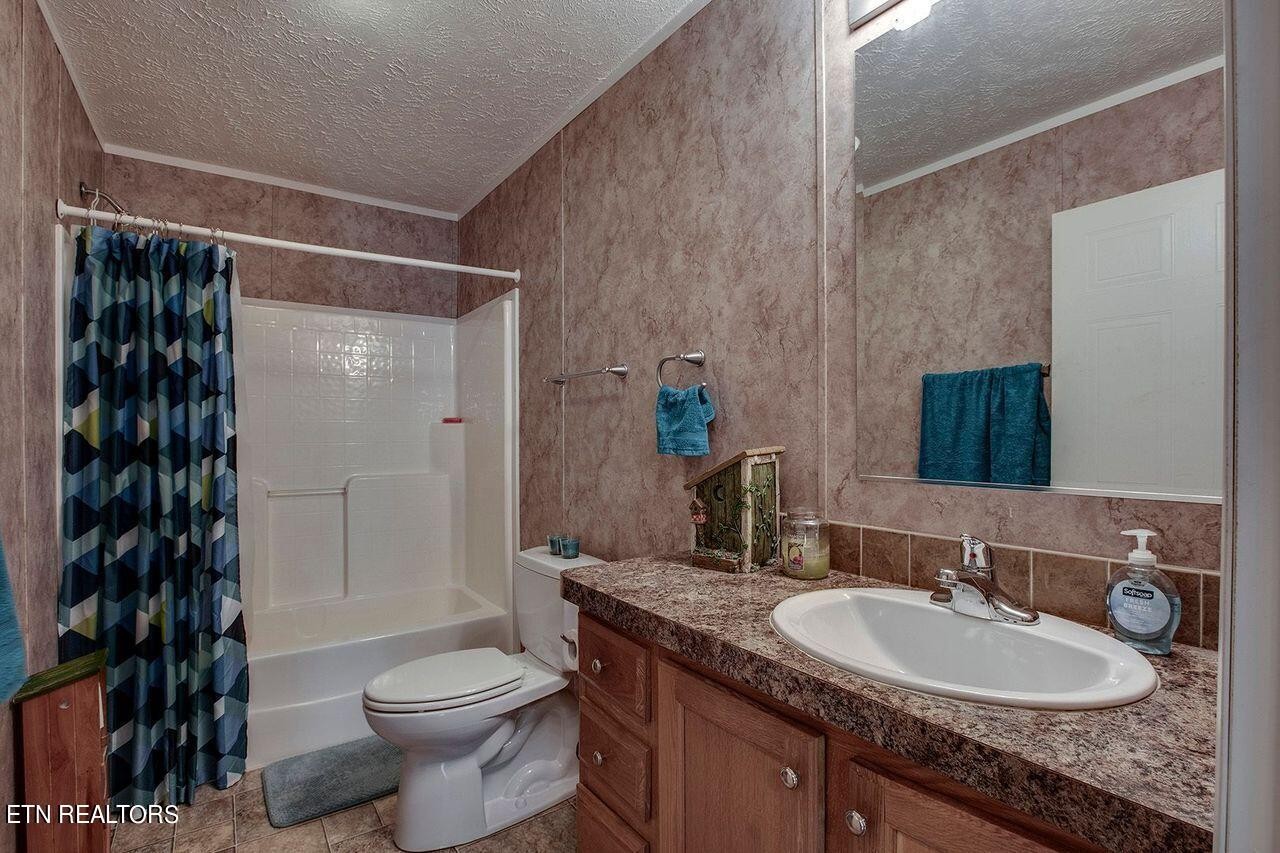 2660 Dutch Valley Road Clinton, TN 37716 - Photo 17 of 30