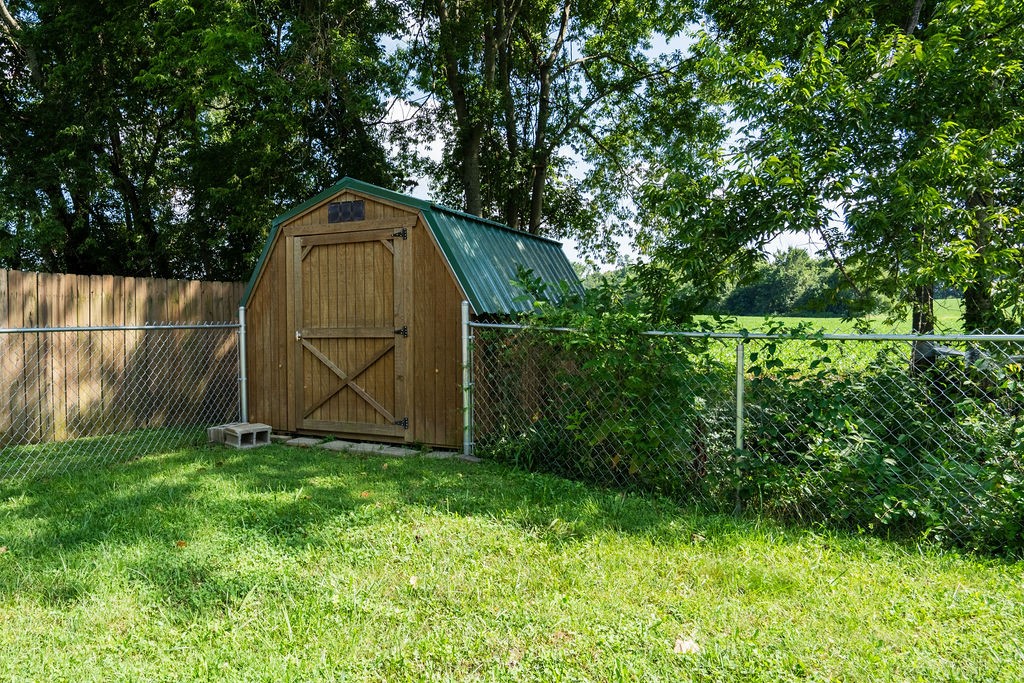 122 Cora Street Portland, TN 37148 - Photo 8 of 28 a view of garden
