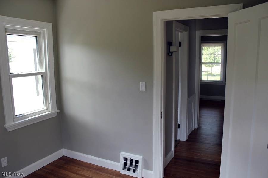 3455 Doris Road Cleveland, OH 44111 - Photo 11 of 22 Gallery Image 11