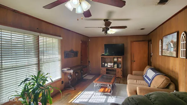 $70,000 | 501 Ferriday Drive, Ridgecrest, LA 71334