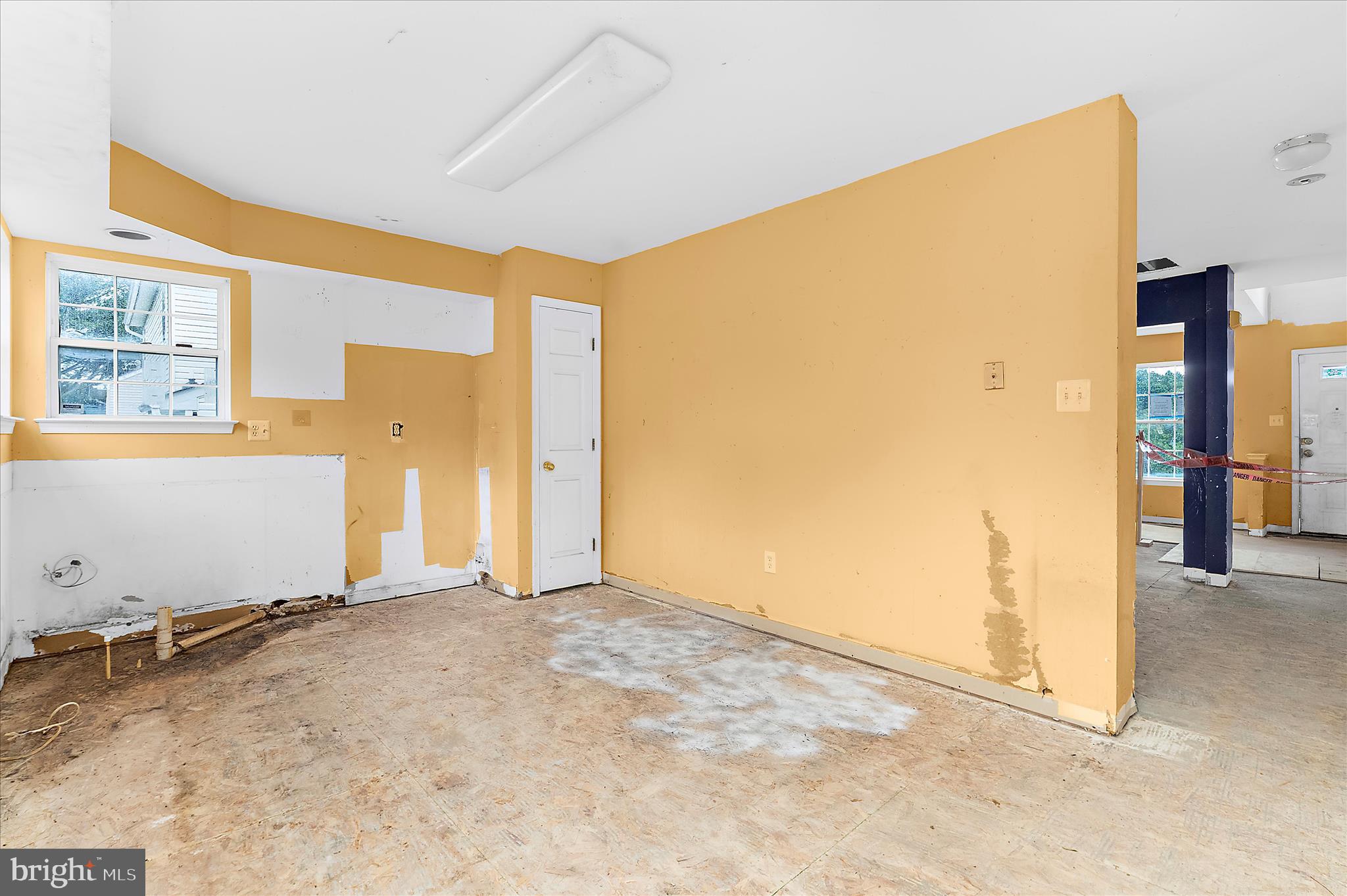 2209 West Geipe Road Catonsville, MD 21228 - Photo 5 of 37