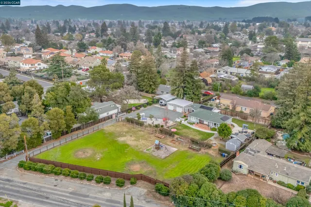 $1,350,000 | 1579 Farm Bureau Road, Concord, CA 94519