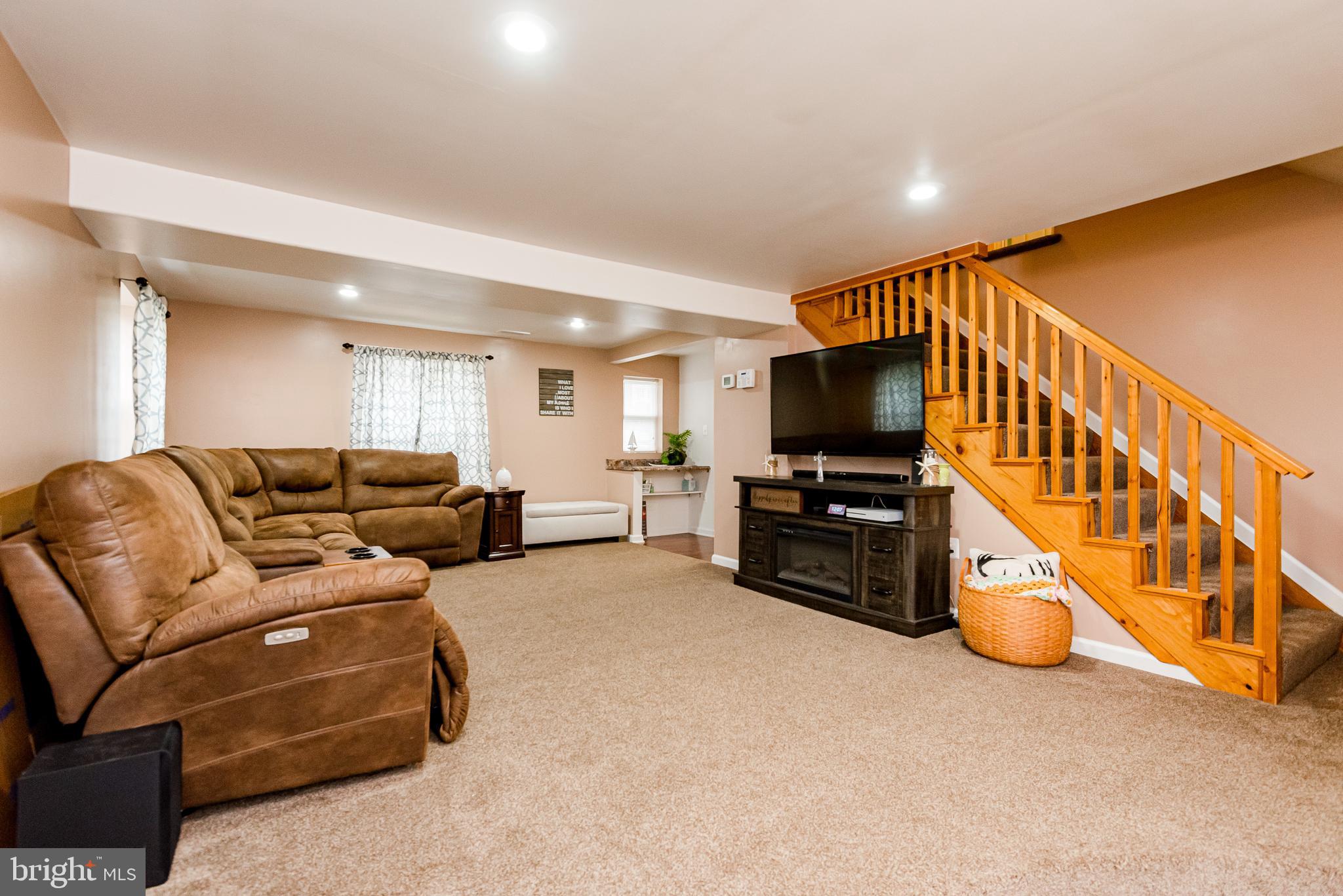1275 Delmont Road Severn, MD 21144 - Photo 8 of 40 LIVING ROOM