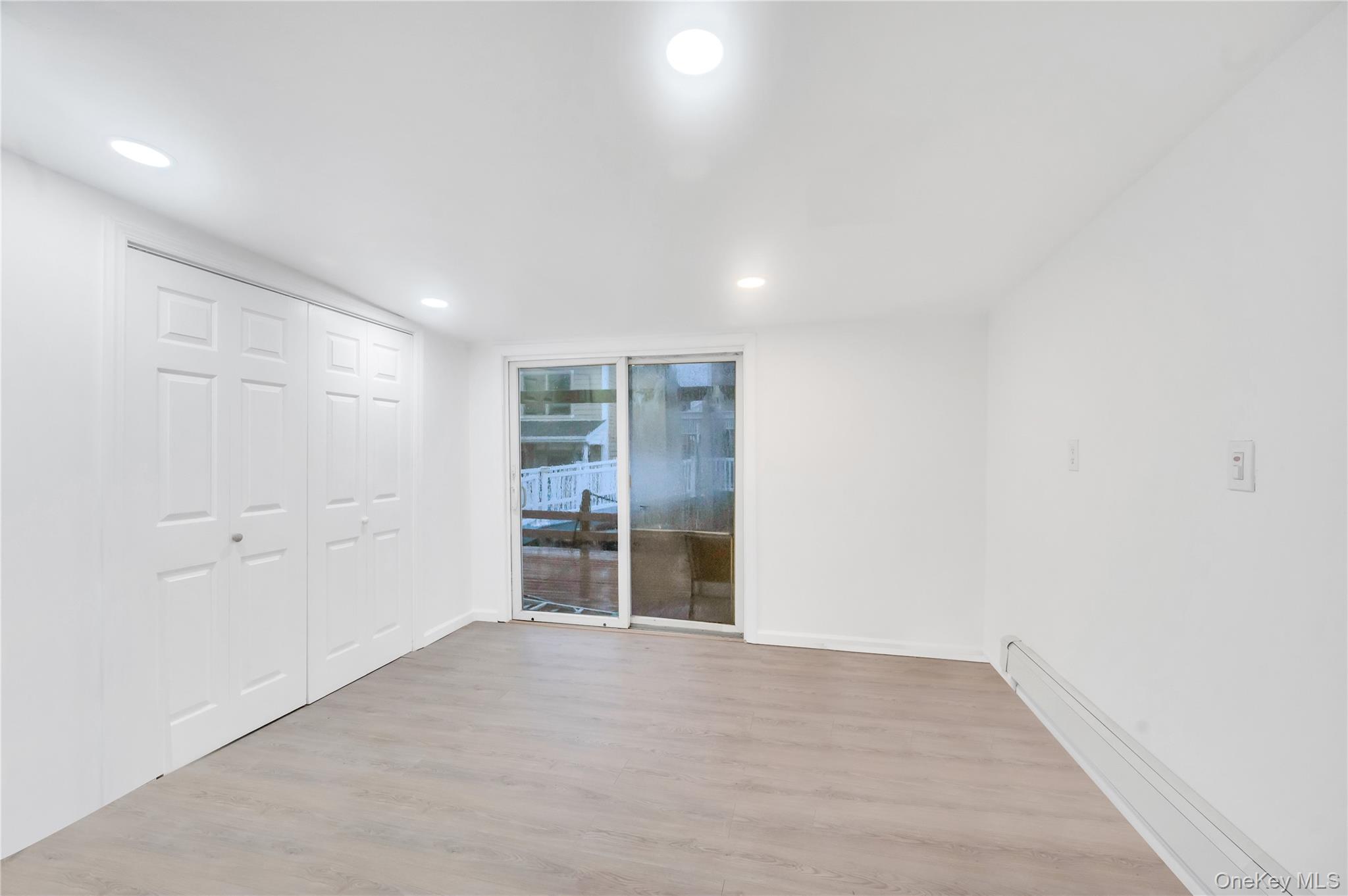 21 Van Brunt Road Queens, NY 11693 - Photo 5 of 17