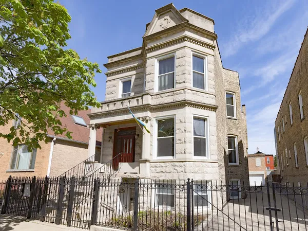 $2,400 | 2624 West Walton Street, Unit 1, Chicago, IL 60622