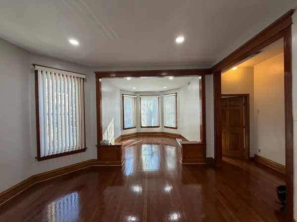 $2,500 | 2624 West Walton Street, Unit 1, Chicago, IL 60622