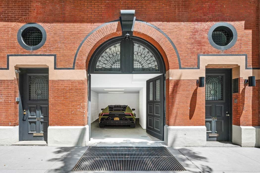155 East 69th Street Manhattan, NY 10021 - Photo 15 of 16