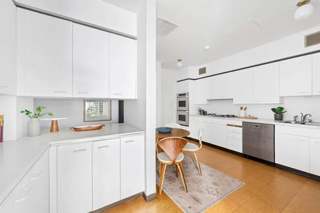 $9,500,000 | 155 East 69th Street | Lenox Hill