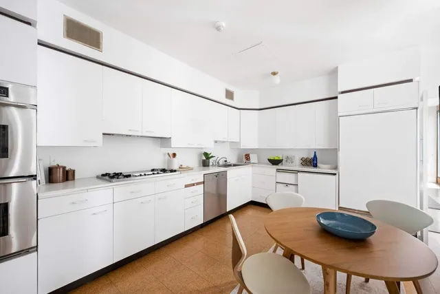 $9,500,000 | 155 East 69th Street | Lenox Hill