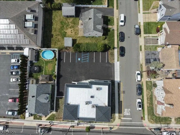 $2,200 | 1108 McBride Avenue, Unit 3, Woodland Park, NJ 07424