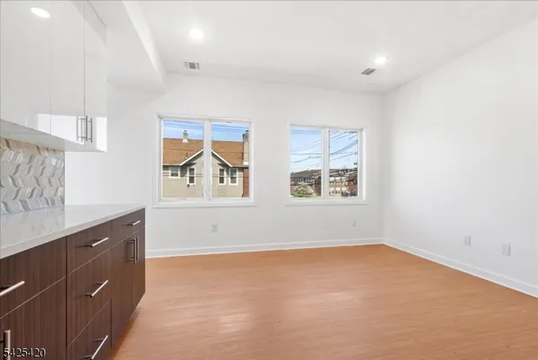 $2,200 | 1108 McBride Avenue, Unit 3, Woodland Park, NJ 07424