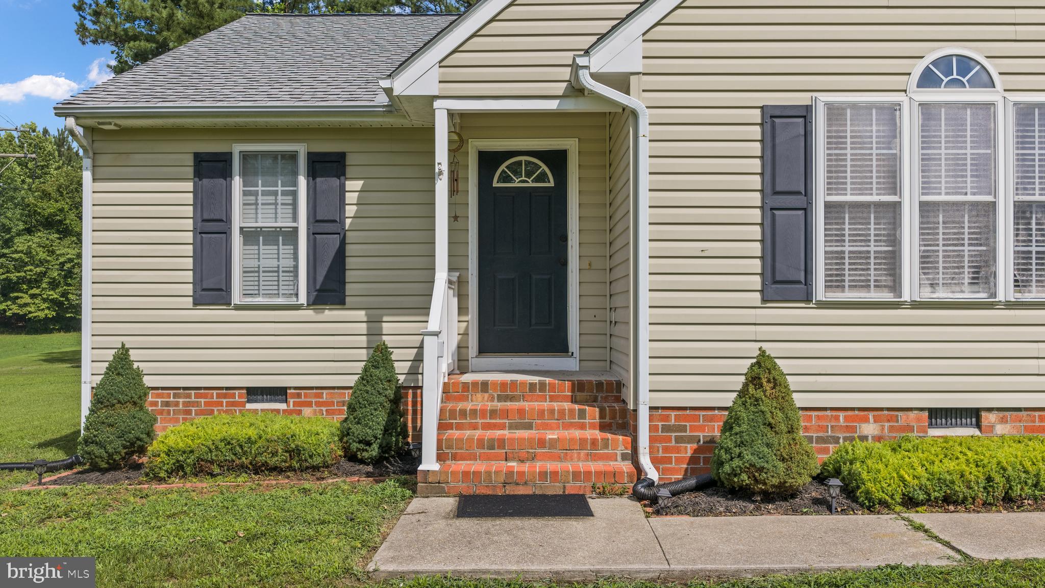 151 Deep Landing Road Tappahannock, VA 22560 - Photo 6 of 31 Front entrance