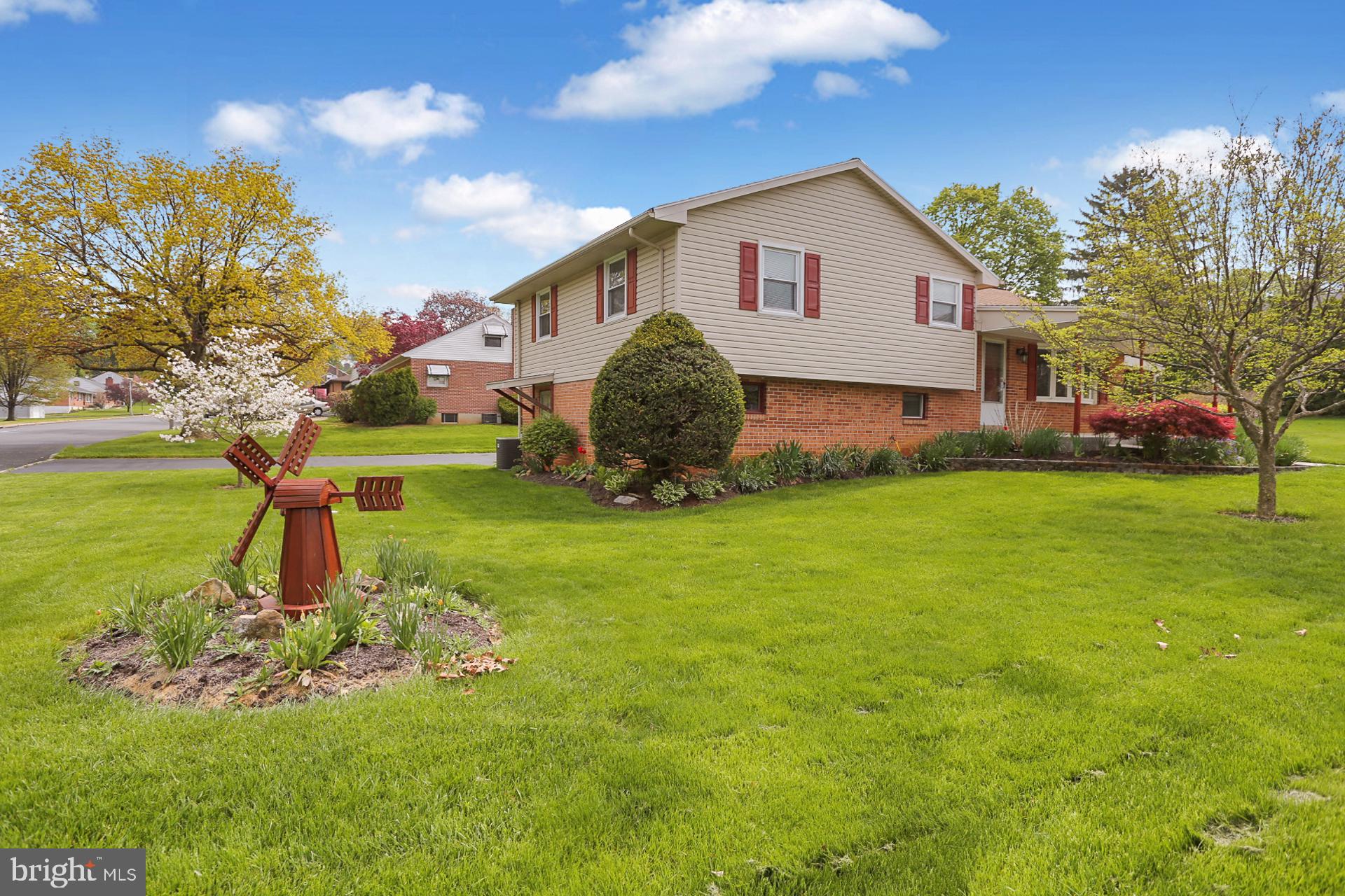 3823 Rosewood Road Reading, PA 19605 - Photo 4 of 30 Gallery Image 4