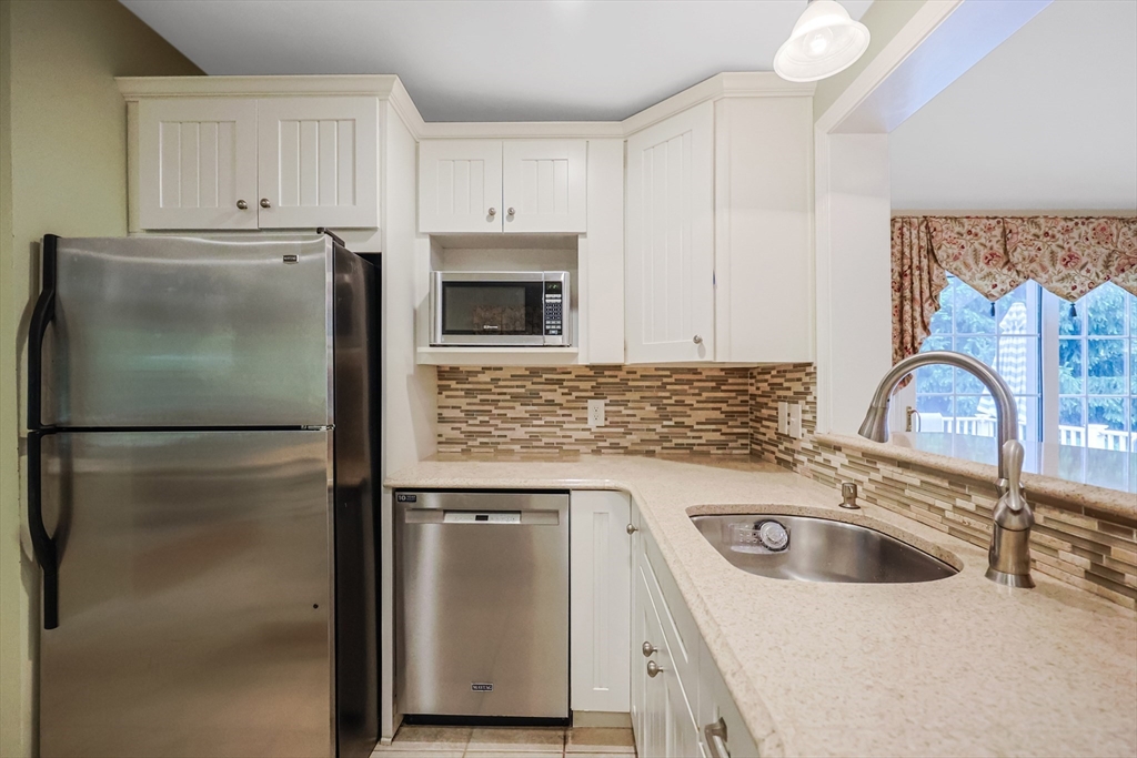 80 Summer Street Walpole, MA 02071 - Photo 6 of 38