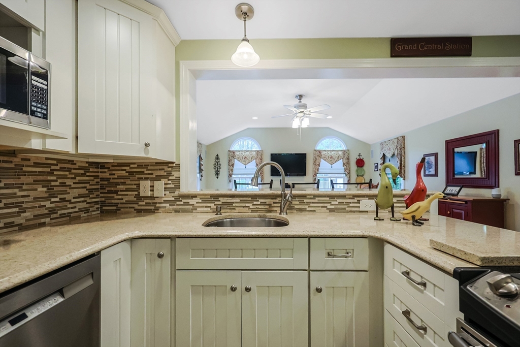 80 Summer Street Walpole, MA 02071 - Photo 7 of 38