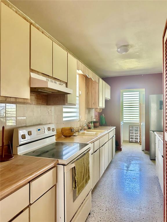 8 Calle 8 Final Rio Grande, PR 00745 - Photo 17 of 27