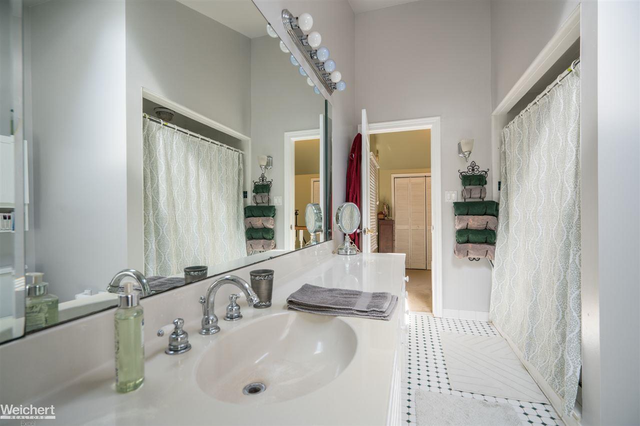 1649 Roslyn Road Grosse Pointe Woods, MI 48236 - Photo 28 of 30