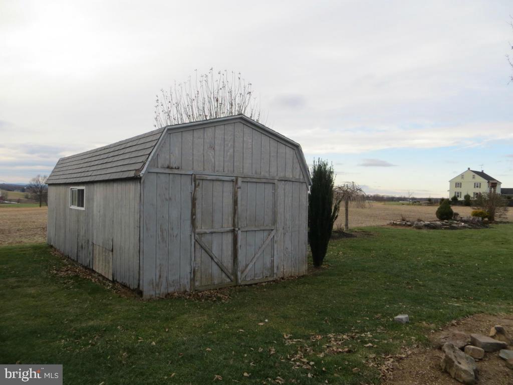 1406 North Colebrook Road Manheim, PA 17545 - Photo 35 of 37