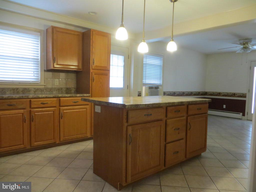 1406 North Colebrook Road Manheim, PA 17545 - Photo 7 of 37