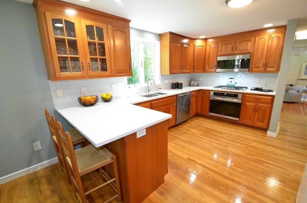 7 Brian Road Franklin, MA 02038 - Photo 4 of 28 Gallery Image 4