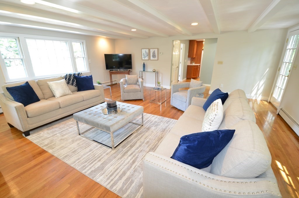 7 Brian Road Franklin, MA 02038 - Photo 9 of 28 Gallery Image 9