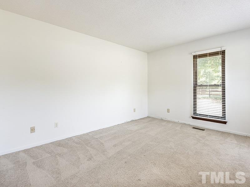 5405 Chilham Place Raleigh, NC 27612 - Photo 15 of 20 Gallery Image 15