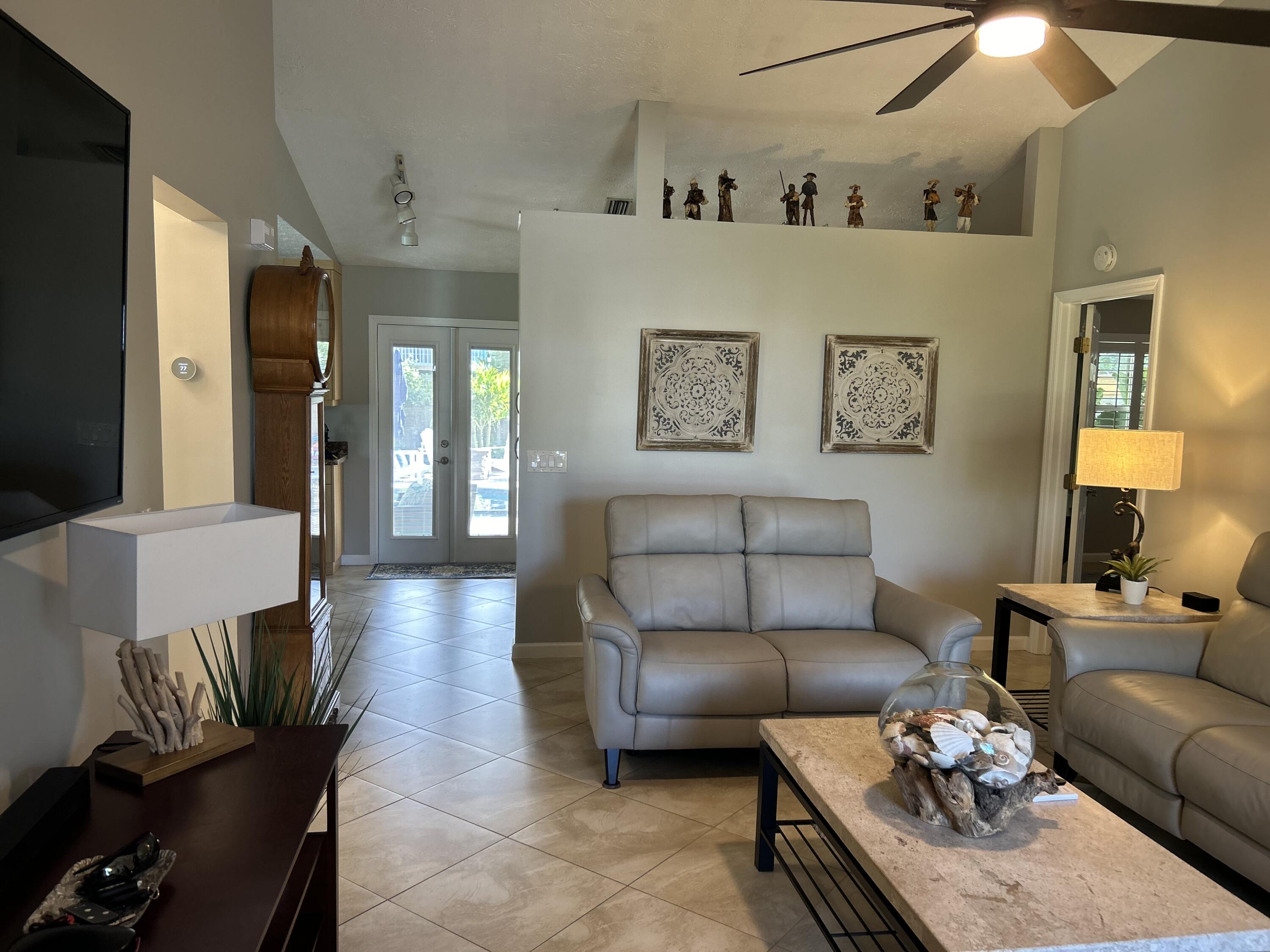 3716 Southeast Middle Street Stuart, FL 34997 - Photo 4 of 34 Entry View